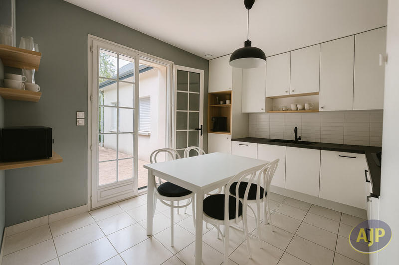 Maison - 100 m² - 5 pièces