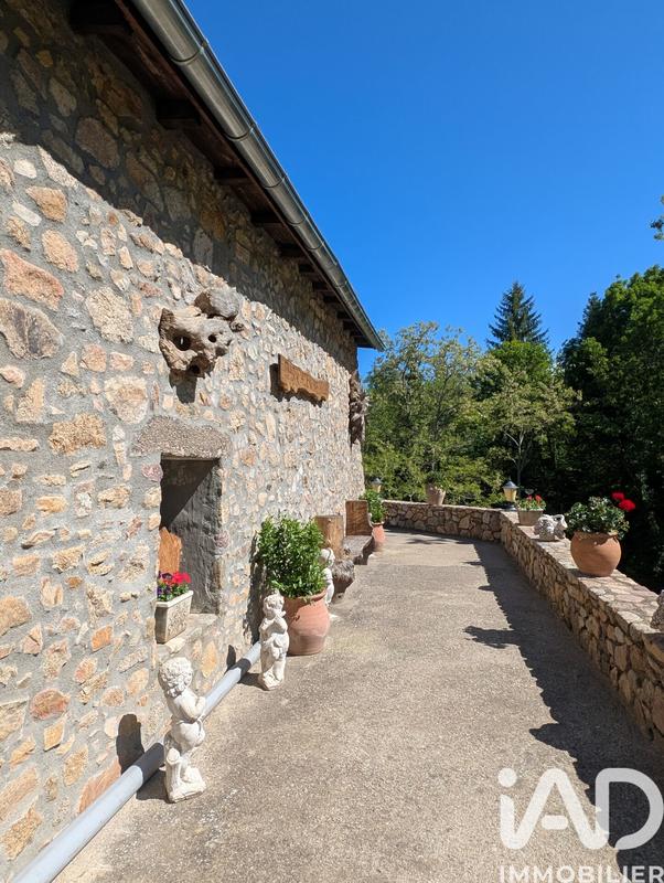 Maison - 195 m² - 8 pièces