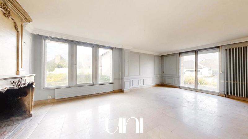 Maison - 325 m² - 10 pièces