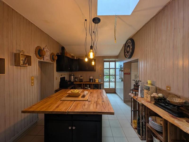 Maison en pierre - 265 m² - 7 pièces