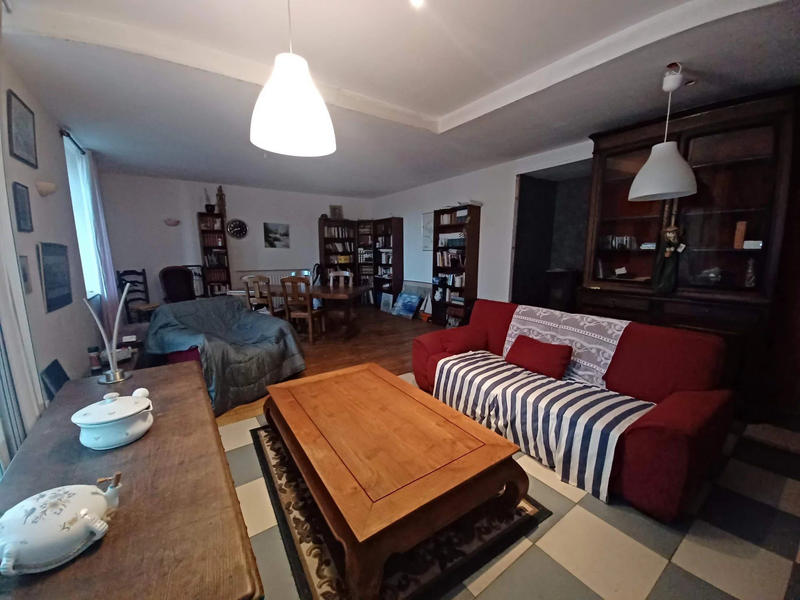 Maison - 174 m² - 6 pièces