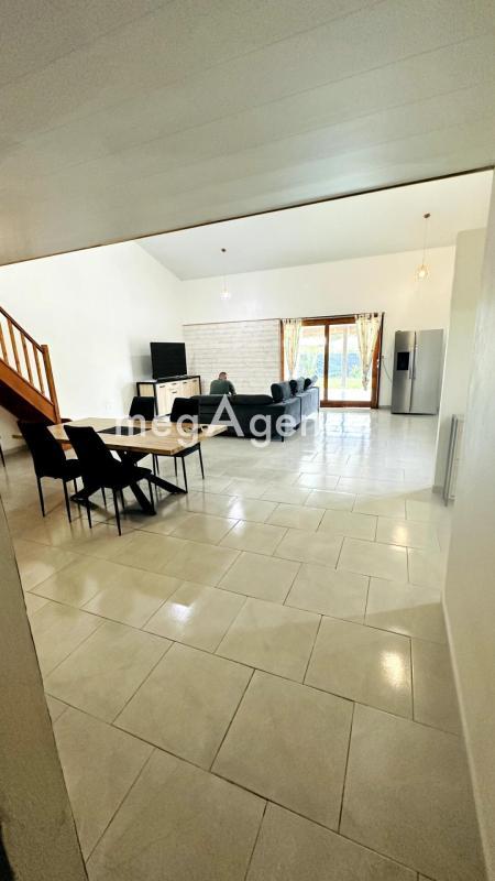 Maison jumelée - 220 m² - 4 pièces