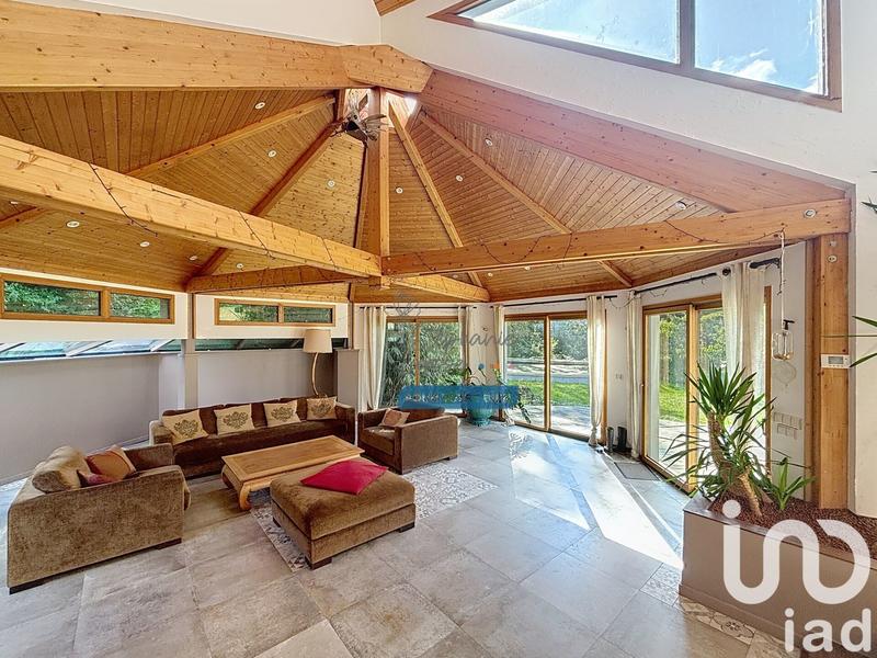 Maison de maîtres - 251 m² - 9 pièces