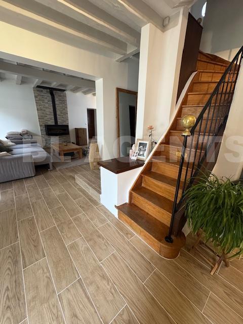 Maison - 337 m² - 8 pièces