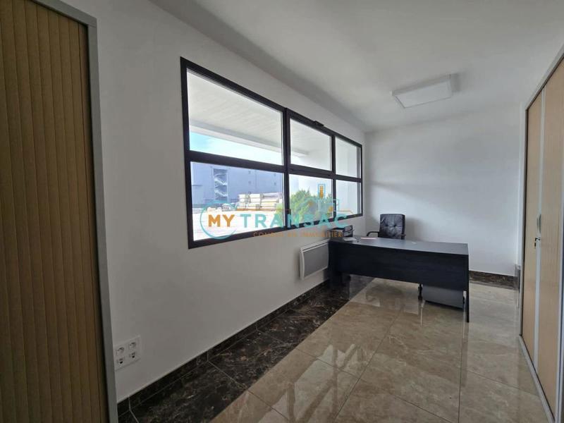 Local d'activité / Entrepôt - 965 m²