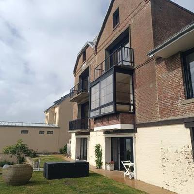 Maison - 275 m² - 9 pièces