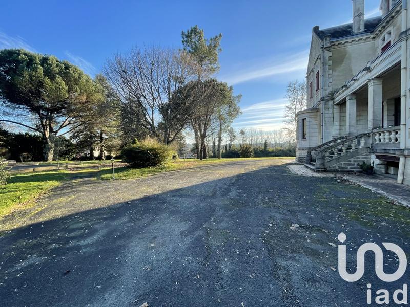 Maison - 471 m² - 11 pièces