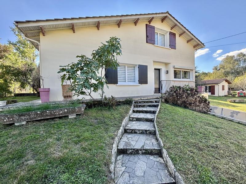 Maison - 205 m² - 5 pièces