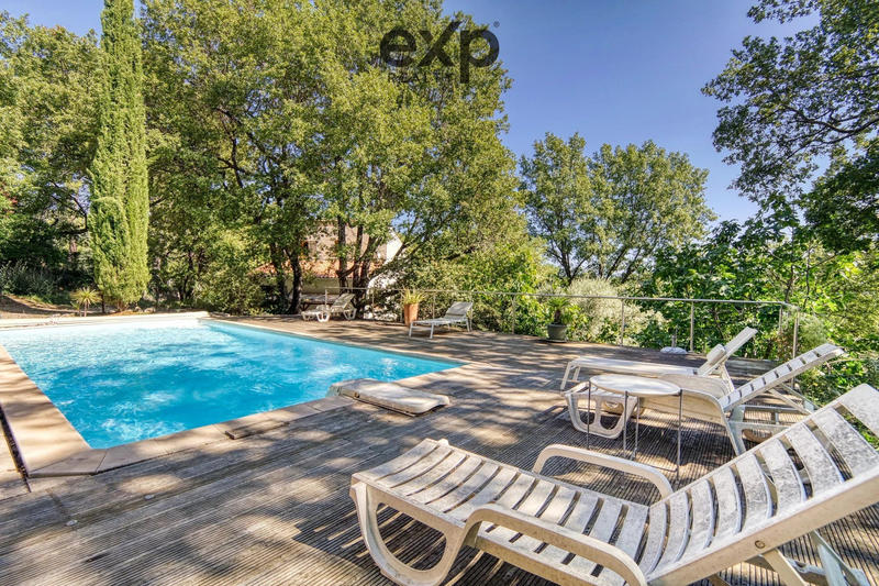 Maison - 203 m² - 6 pièces