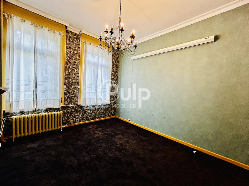 Maison - 313 m² - 10 pièces