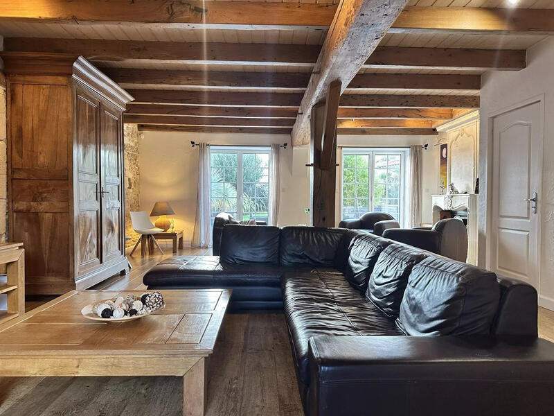 Maison - 304 m² - 10 pièces