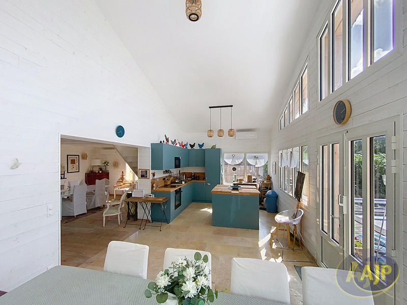 Maison - 174 m² - 7 pièces