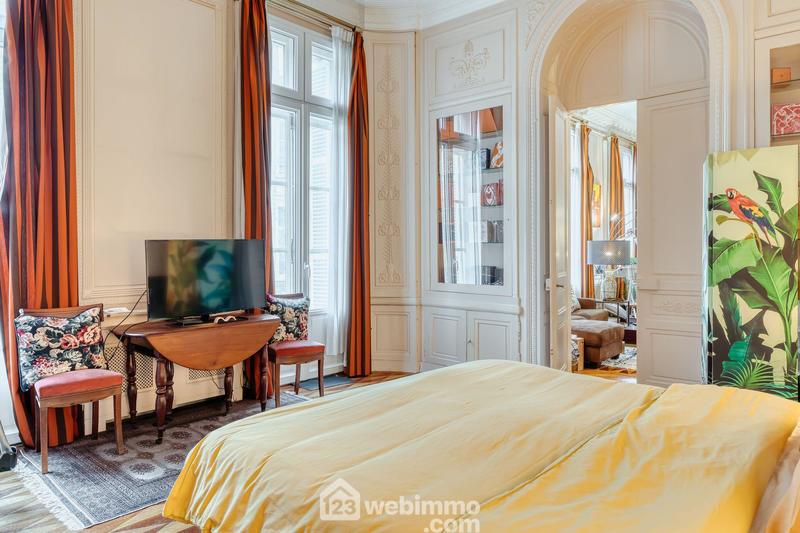 Appartement - 192 m² - 5 pièces