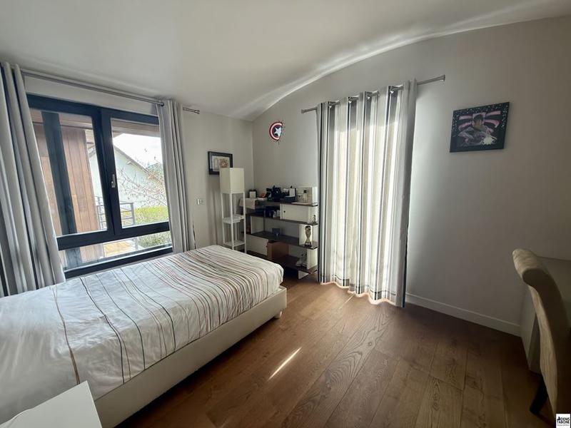 Demeure - 308 m² - 10 pièces