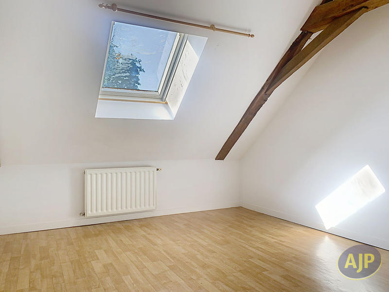 Maison - 250 m² - 7 pièces