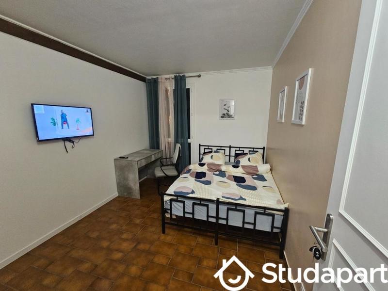 Chambre - 12 m² - 1 pièce