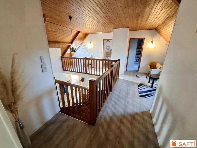 Maison - 205 m² - 9 pièces