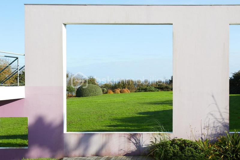 Maison d'architecte - 248 m² - 7 pièces