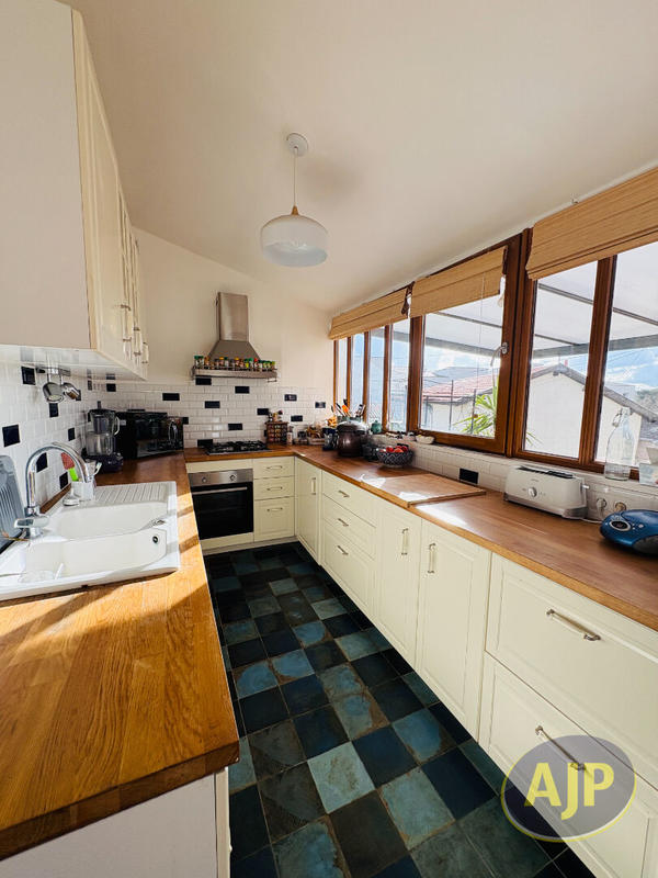 Maison - 165 m² - 6 pièces