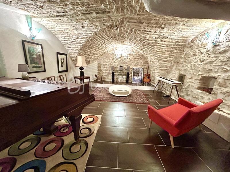 Maison de village - 218 m² - 6 pièces