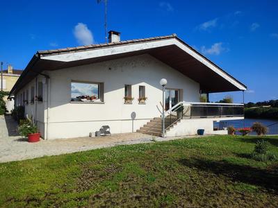 Villa - 337 m² - 10 pièces