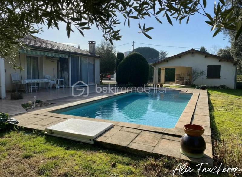 Maison traditionnelle - 145 m² - 5 pièces