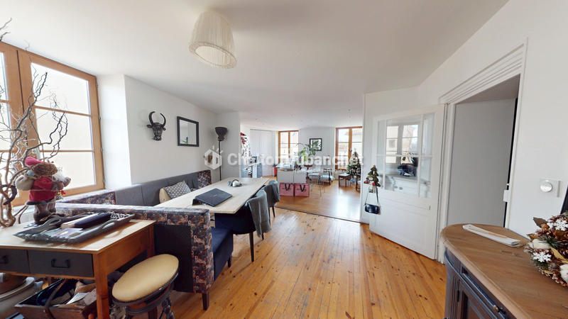 Appartement - 195 m² - 8 pièces