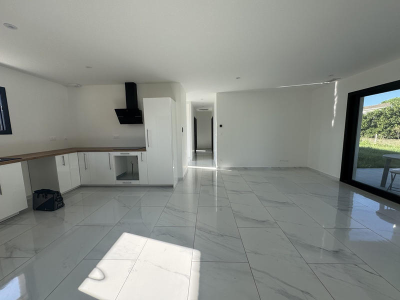 Maison - 98 m² - 4 pièces