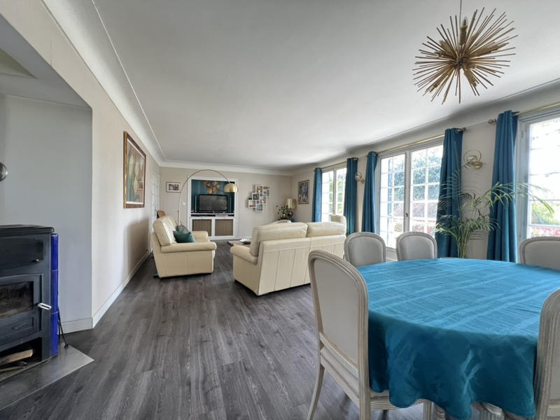 Maison - 188 m² - 8 pièces