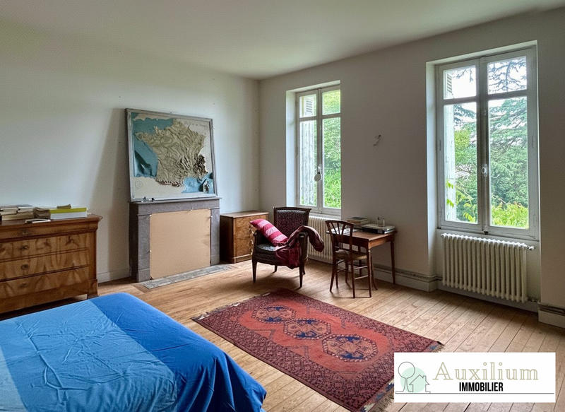 Maison - 399 m² - 11 pièces