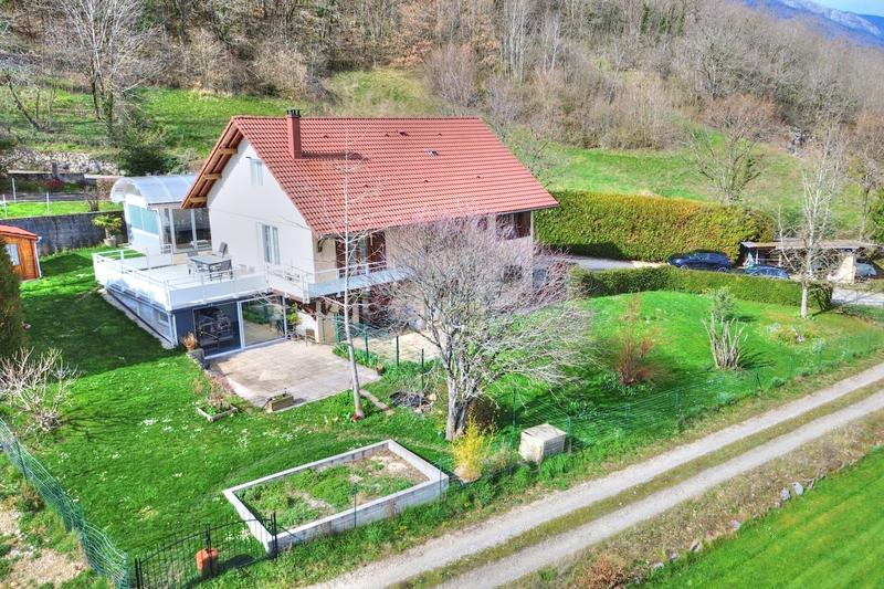 Maison - 204 m² - 5 pièces