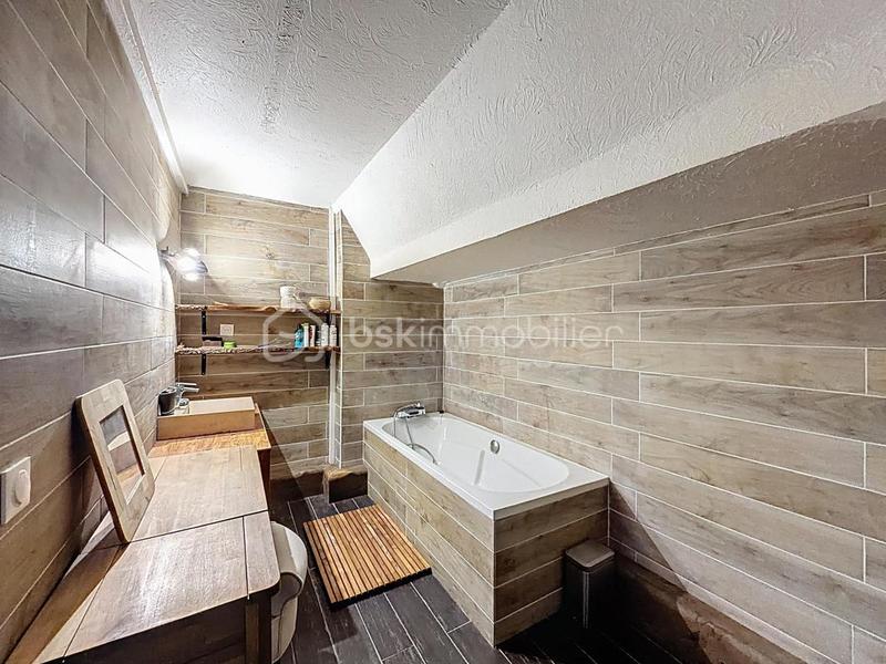 Maison - 173 m² - 7 pièces