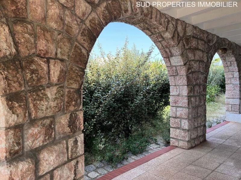 Villa - 247 m² - 7 pièces