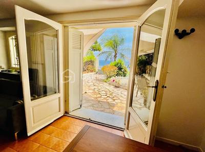 Maison traditionnelle - 88 m² - 4 pièces