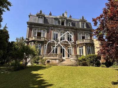 Appartement - 243 m² - 7 pièces