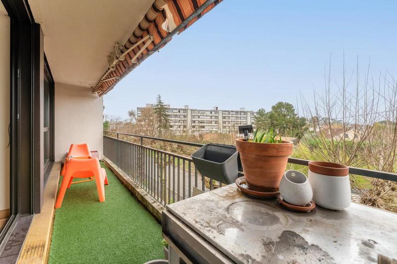 Appartement - 100 m² - 5 pièces