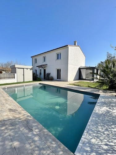 Villa - 213 m² - 8 pièces