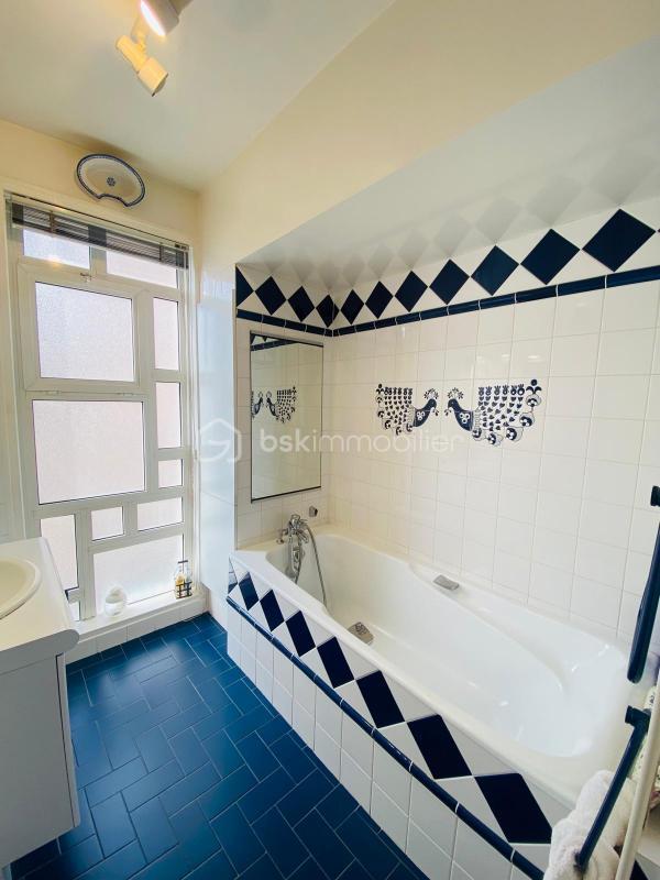 Appartement - 134 m² - 6 pièces