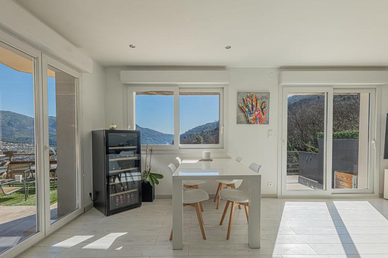 Maison - 98 m² - 4 pièces