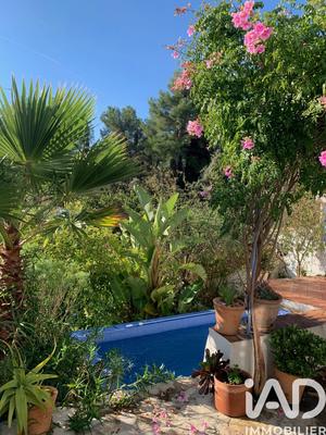 Maison - 92 m² - 5 pièces