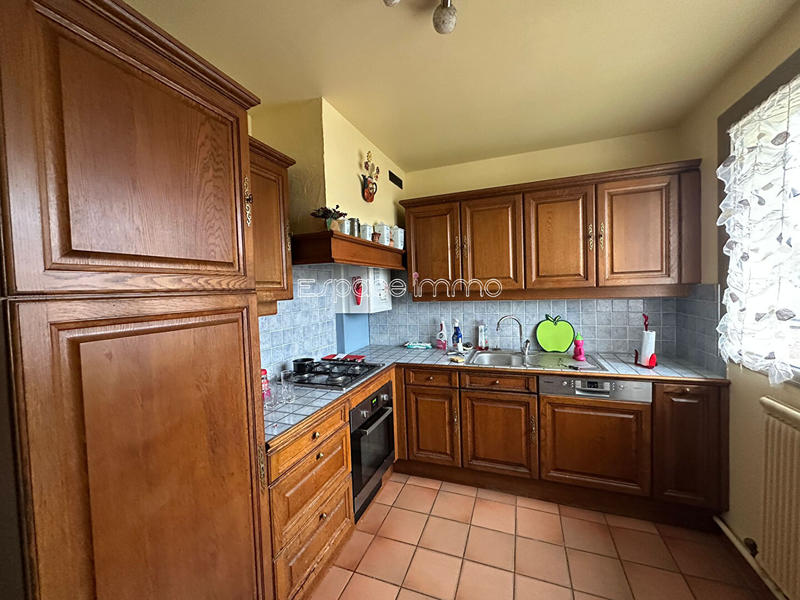 Maison - 99 m² - 6 pièces