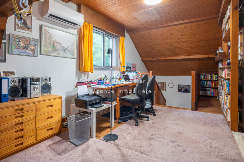 Maison - 200 m² - 6 pièces