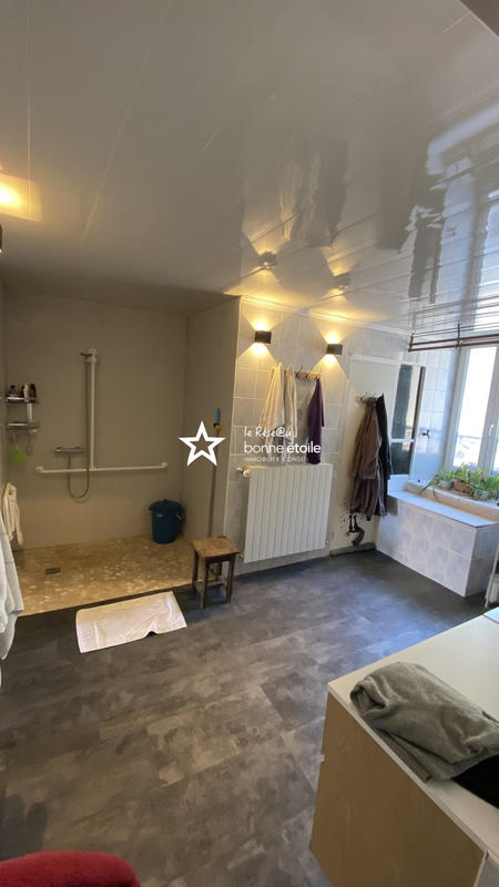 Maison - 230 m² - 10 pièces