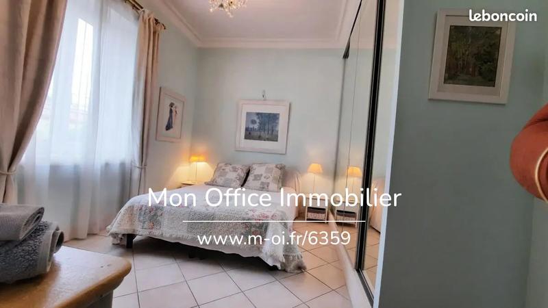 Propriété - 280 m² - 10 pièces