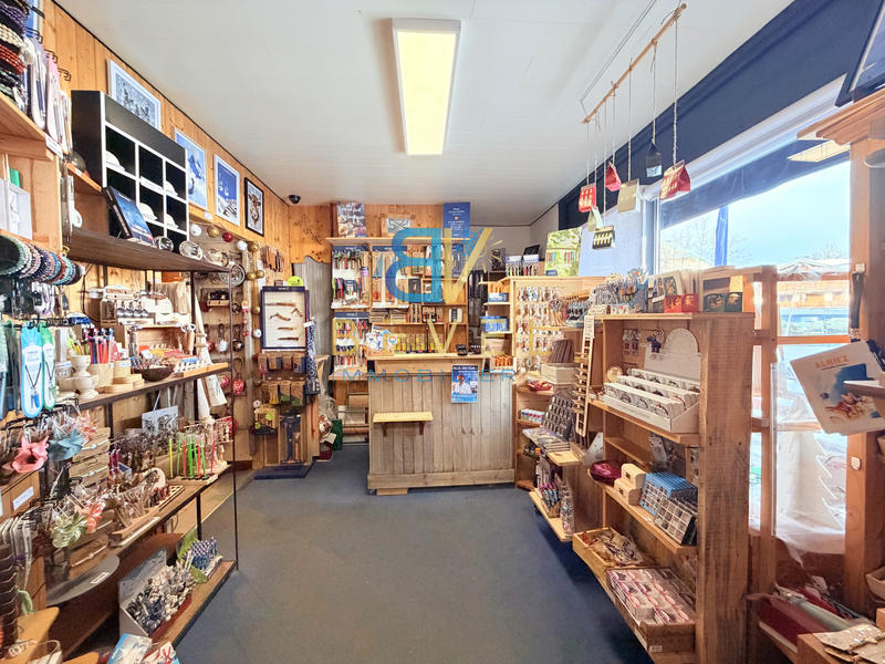 Local commercial - 67 m² - 3 pièces