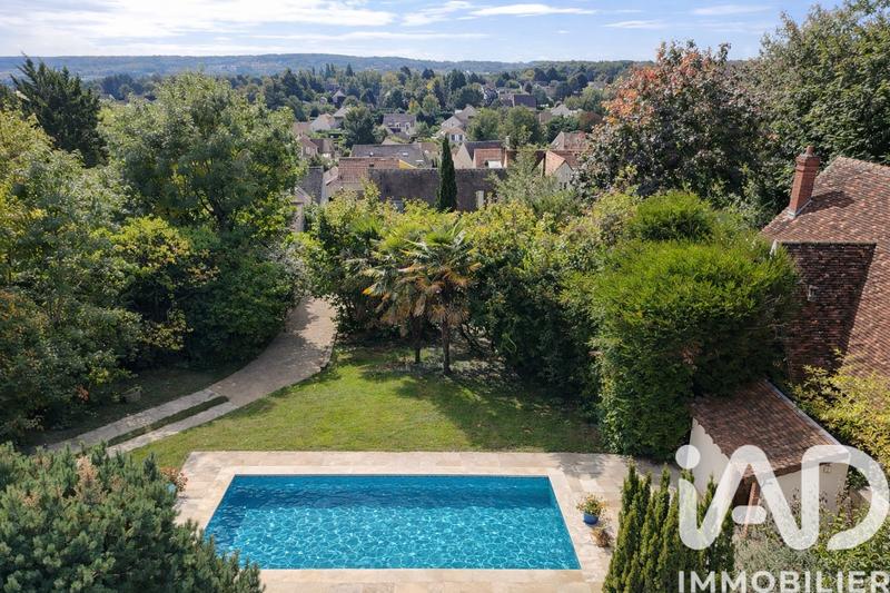 Maison - 235 m² - 10 pièces