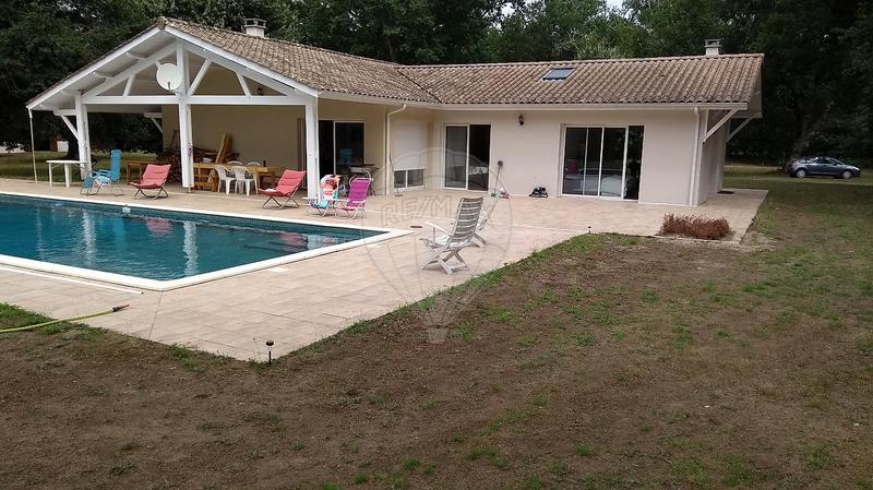 Propriété - 284 m² - 10 pièces