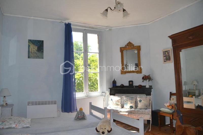 Demeure - 196 m² - 5 pièces