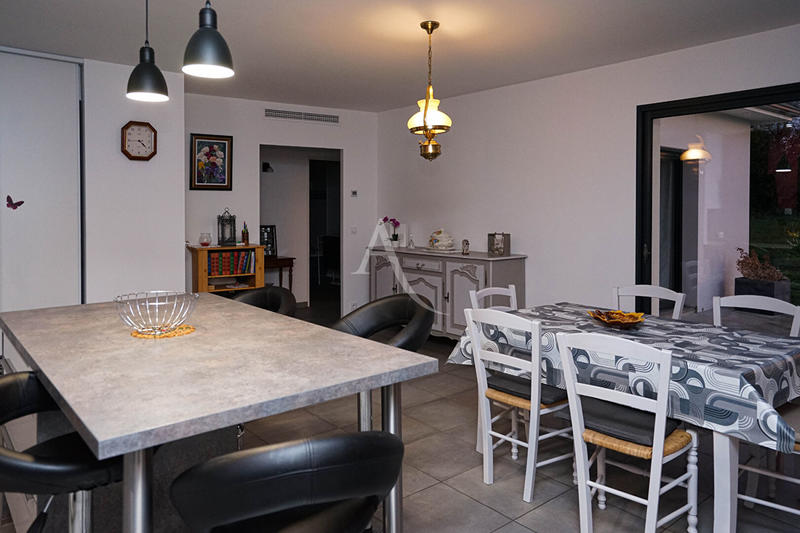 Maison - 104 m² - 4 pièces