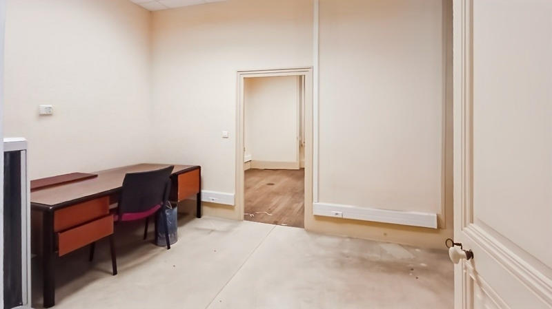 Maison - 270 m² - 10 pièces